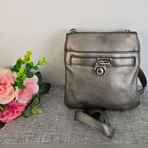 Michael Kors Pebble Leather Crossbody Adjustable Strap Silver Color &‎ Hardware